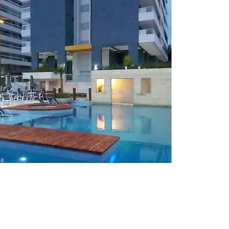 Apto pé-na-areia em Bertioga - Indaia Home Club-3